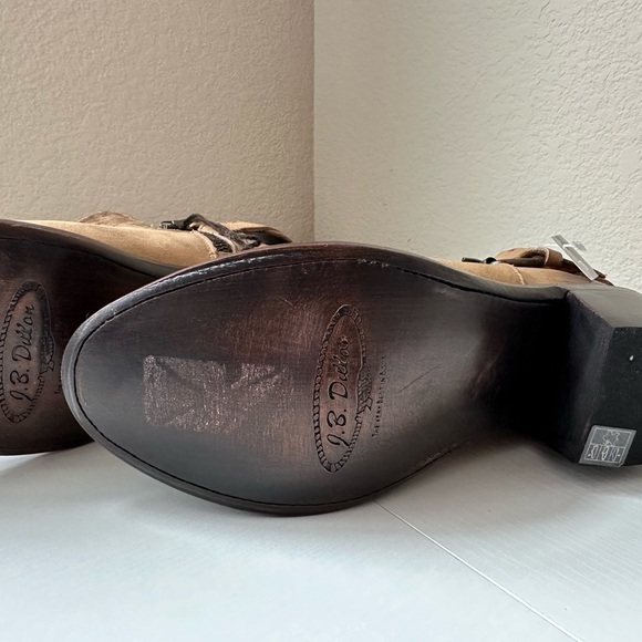 JB Dillon Women's Tan Brown Leather Ankle Boots #JBW1803 Size 7B EUC!
MSRP $229 - Picture 4 of 10